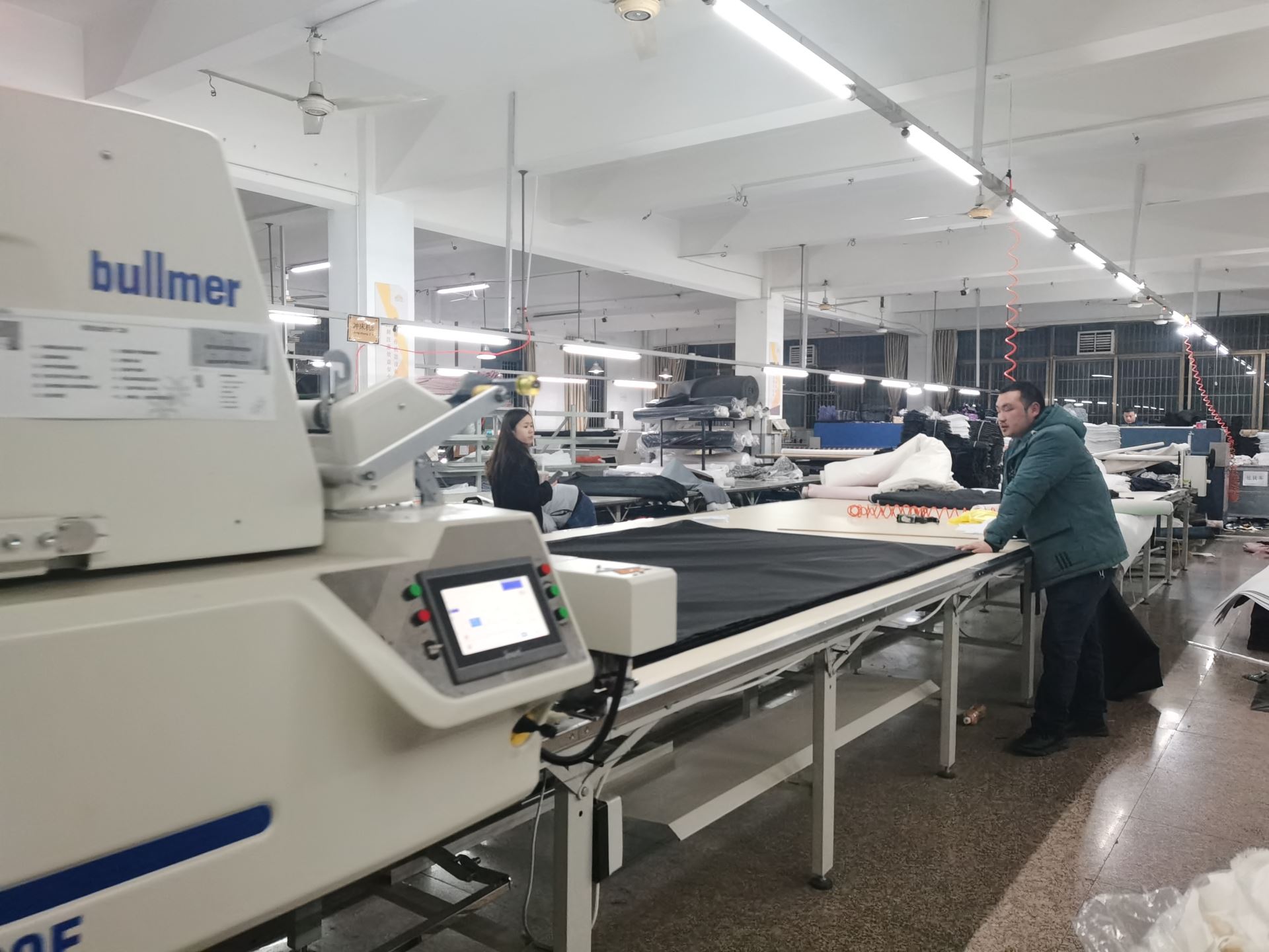 新興的制帽企業(yè)