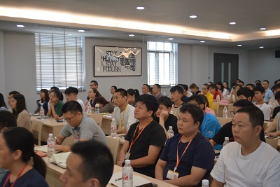 帽廠年中會(huì)議總結(jié)