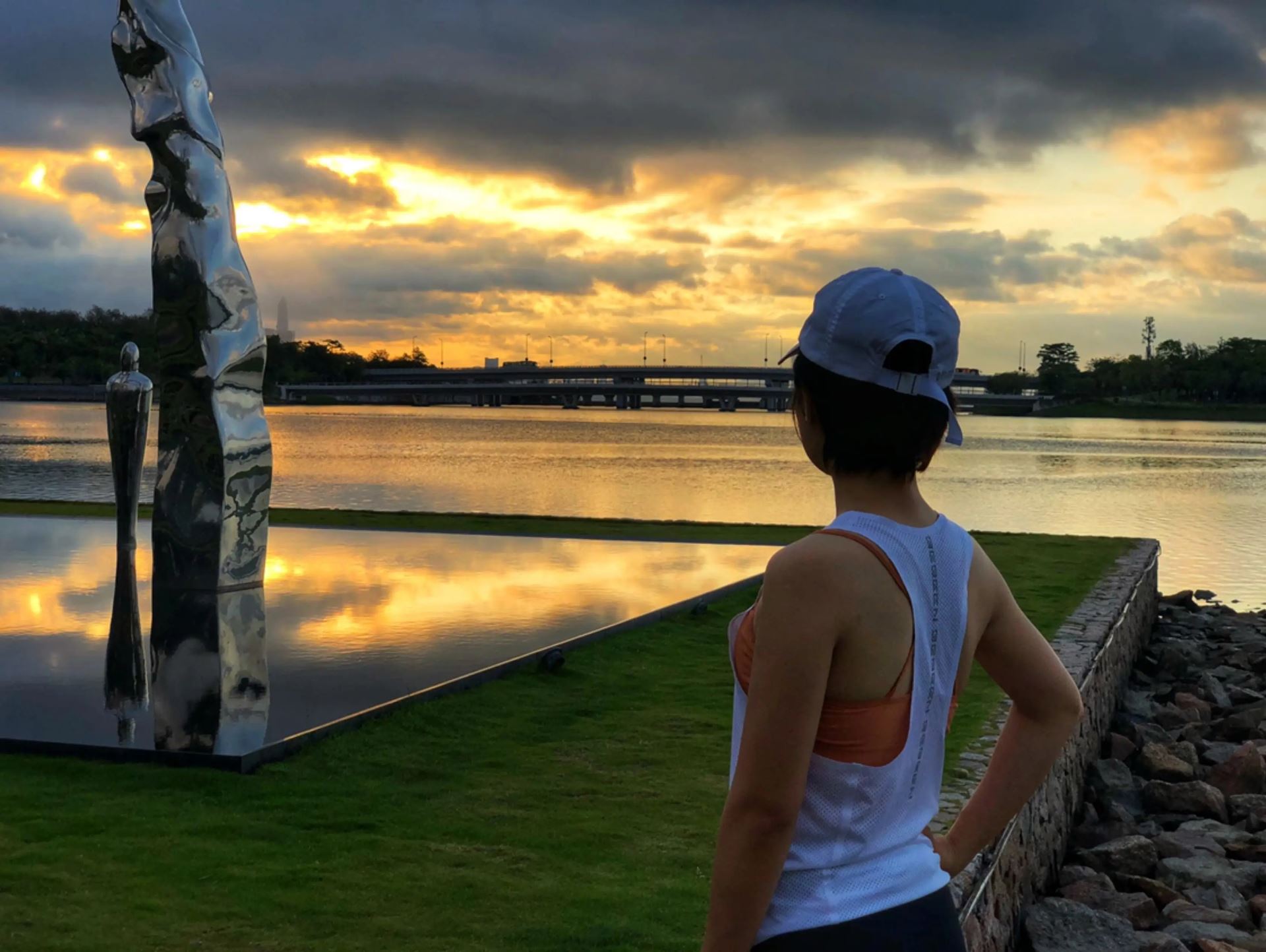 秋天戴空頂帽跑步